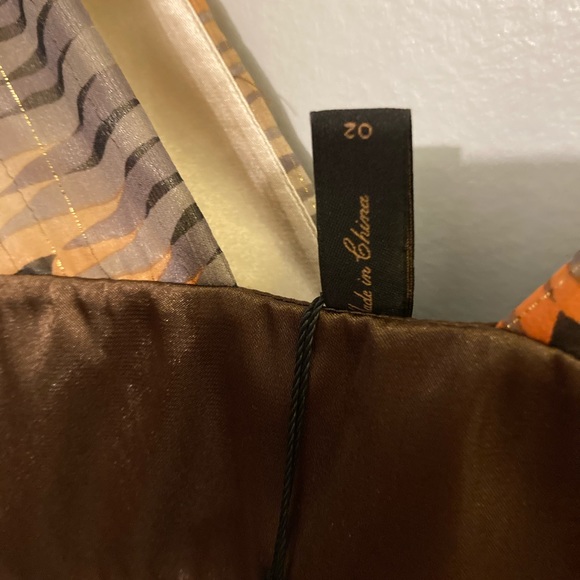 NWT, New,BCBG MaxAzria Chiffon Sleeveless Blouse - Picture 9 of 10